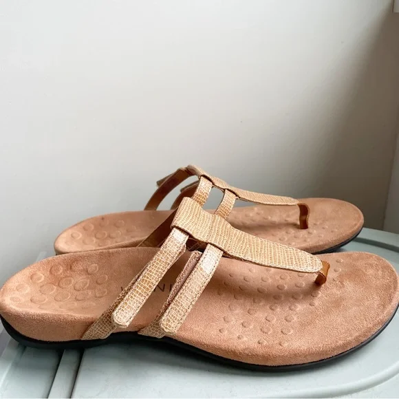 Poshmark vionic best sale